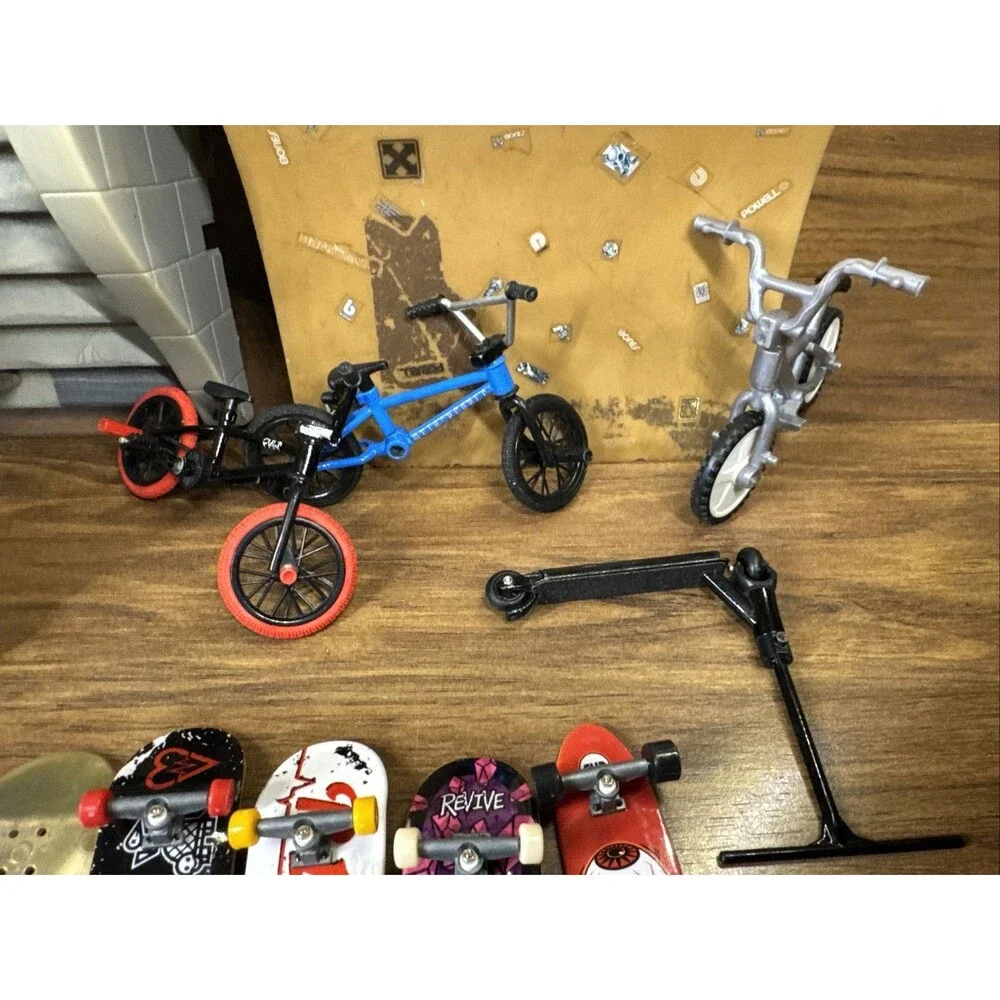 Hot Wheels Skate Taco Truck Play Set Case 2022 Mattel Tony's Rad Tacos
